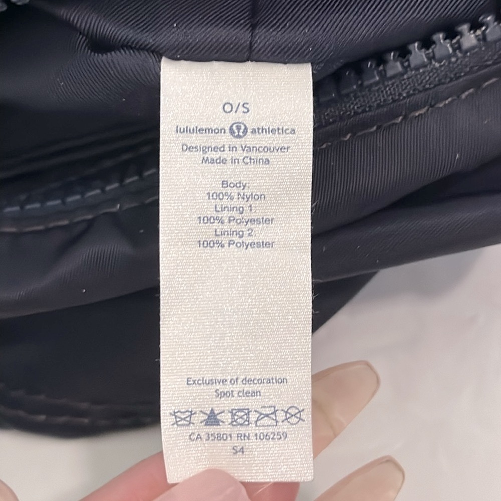Lululemon Fast Track Belt Bag midnight Navy EUC - Picture 14 of 15